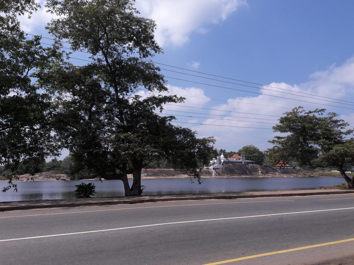 Saragama Holiday Resort Kurunegala Luaran gambar